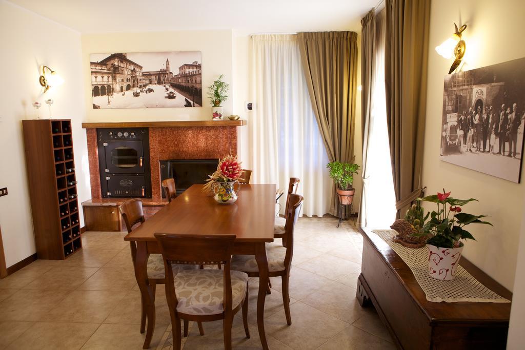 Agriturismo La Rocca Marsia Bagian luar foto