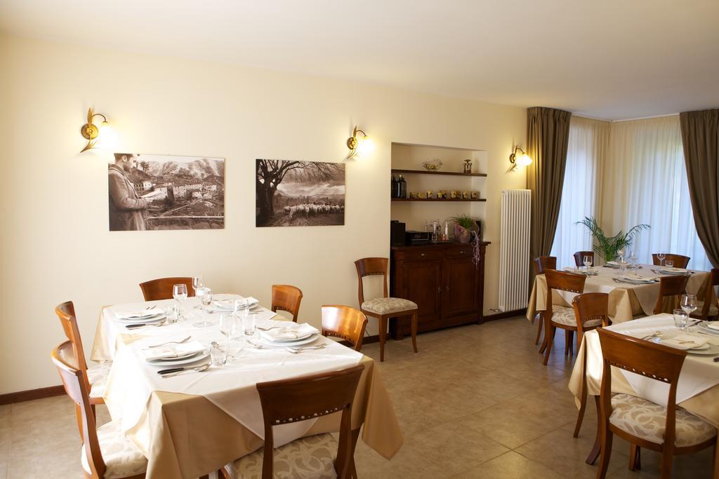 Agriturismo La Rocca Marsia Bagian luar foto