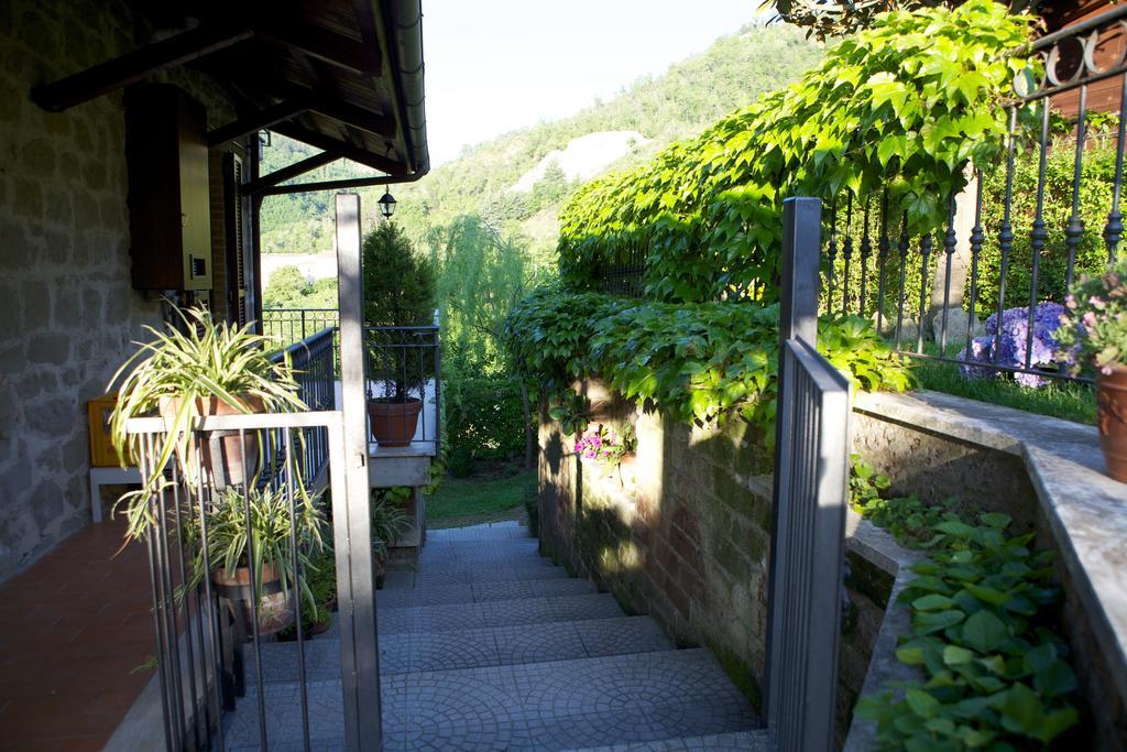 Agriturismo La Rocca Marsia Bagian luar foto
