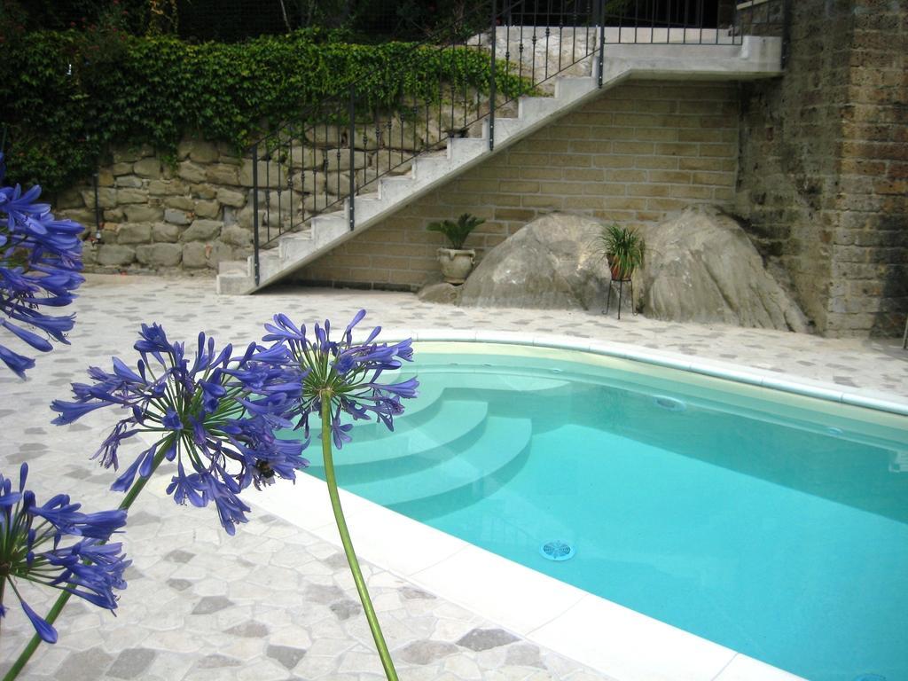 Agriturismo La Rocca Marsia Bagian luar foto